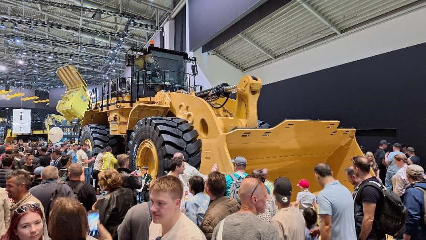 迪林根在慕尼黑宝马展 2025-05-12